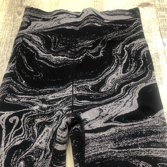 ATHLETA Small Aurora Black Marble Shine Seamless High Rise‎ Tights Leggings Gym - Picture 7 of 8